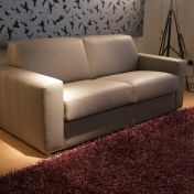 Двухместный диван дымчатого цвета