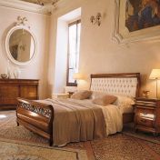 Классическая кровать с обитым изголовьем из коллекции Verona 