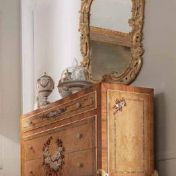 Комод и зеркало из итальянской коллекции Hermes