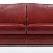 Красный кожаный диван от Poles Salotti.