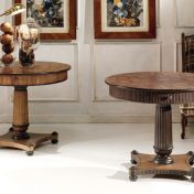 Круглый столик в классическом стиле