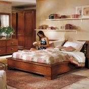 Мебель для спальни из натурального дерева