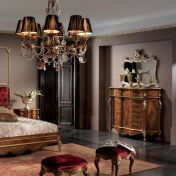 Спальня в классическом стиле из натурального дерева