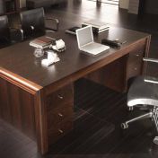 Стол для офиса или кабинета