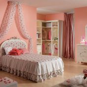 Светлая спальня для девочки коллекции CHARLOTTE