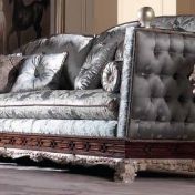 Трехместный диван из коллекции REGENCY